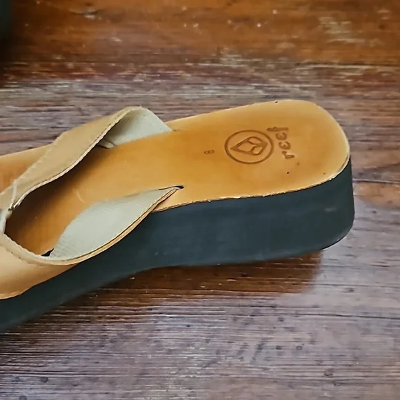 Reef sandals - Picture 3 of 3